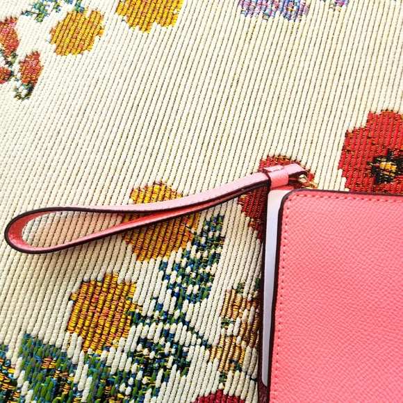 Coach Leather Tech Wristlet Wallet Pink Lemonade Women's NWT - Picture 3 of 12
